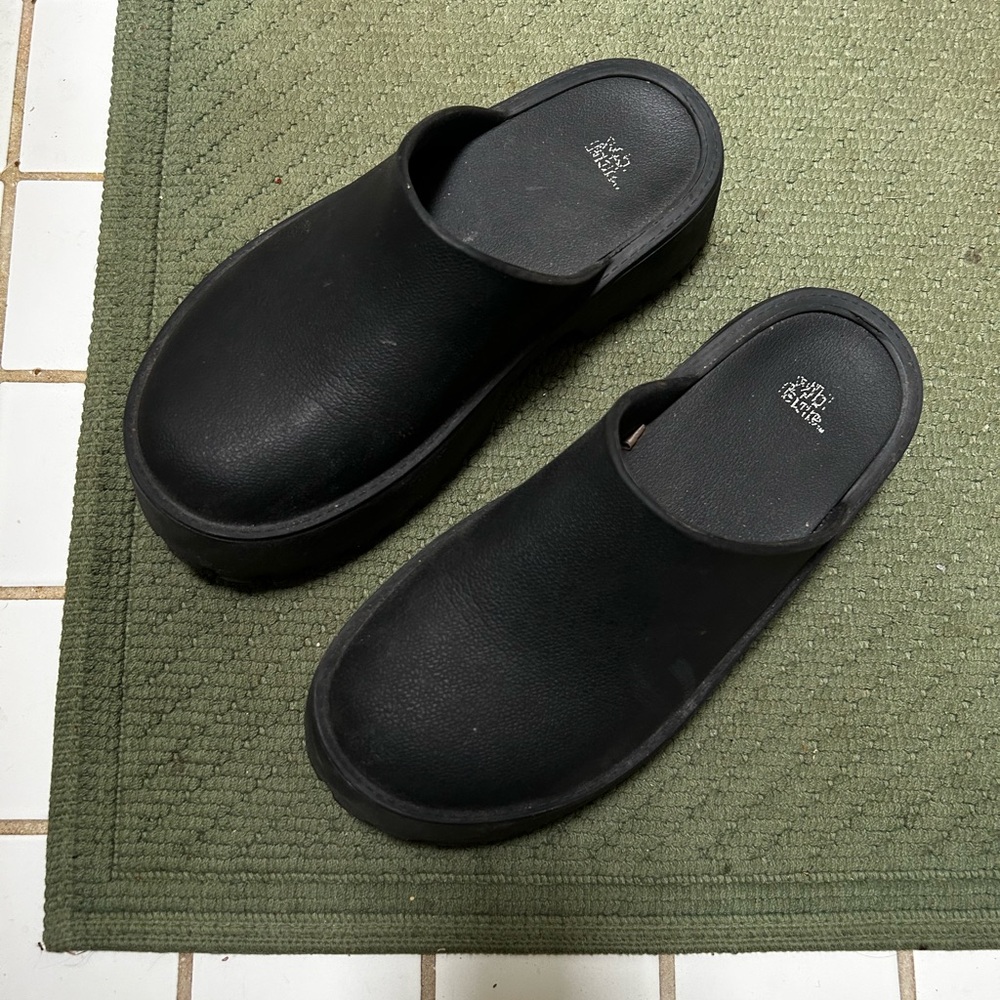 Wild Fable Black Slip-On Clogs